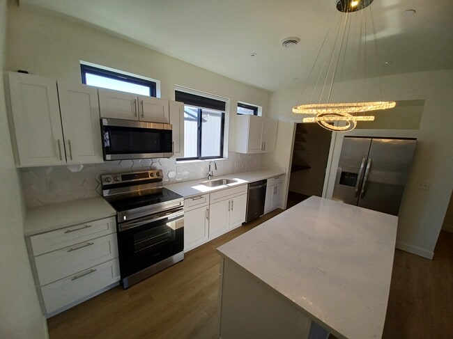 Building Photo - 3215 Fairfax St