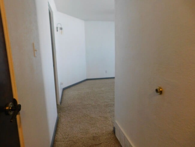 Building Photo - Spacious in the Redlands