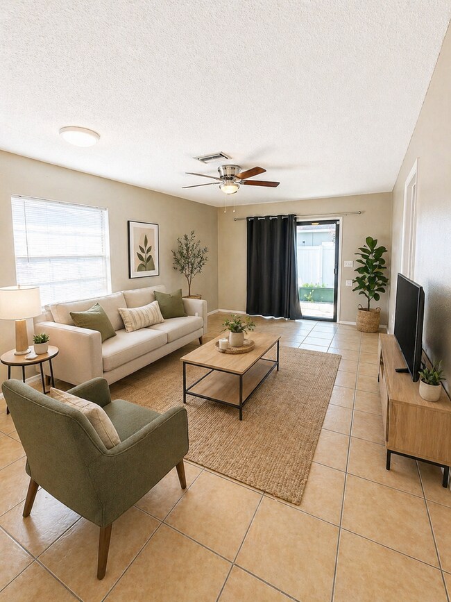 Building Photo - Last Unit Available!