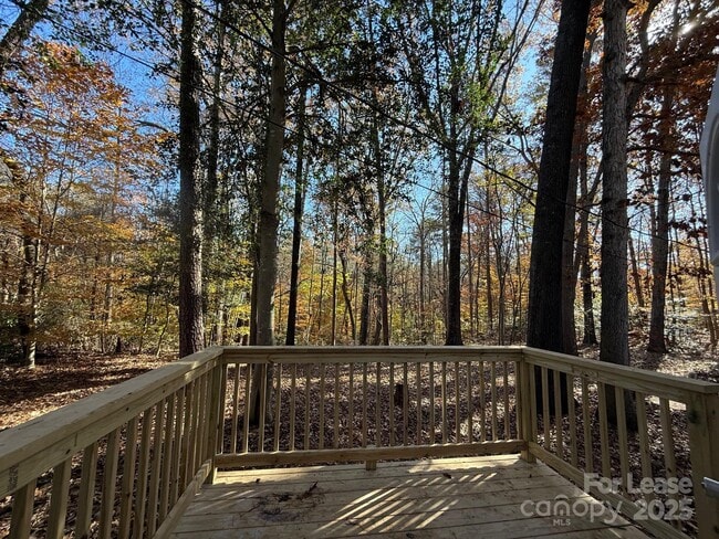 Building Photo - 161 Longbranch Rd