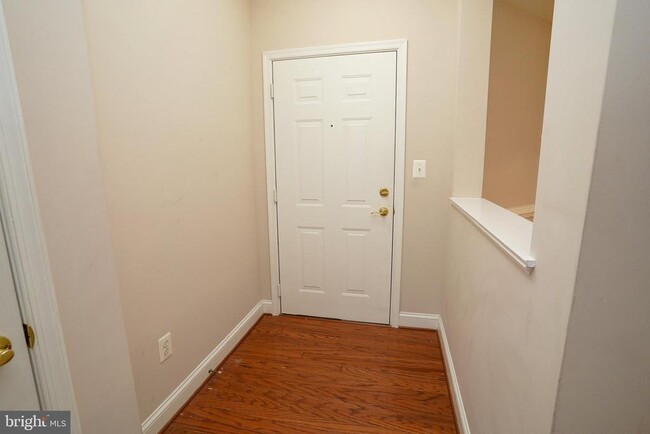 Building Photo - 2115 Ganton Green