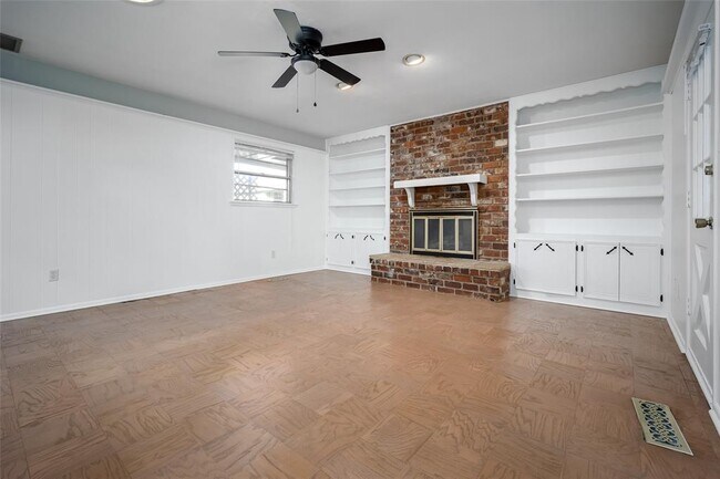 Building Photo - 2321 NW 48th St