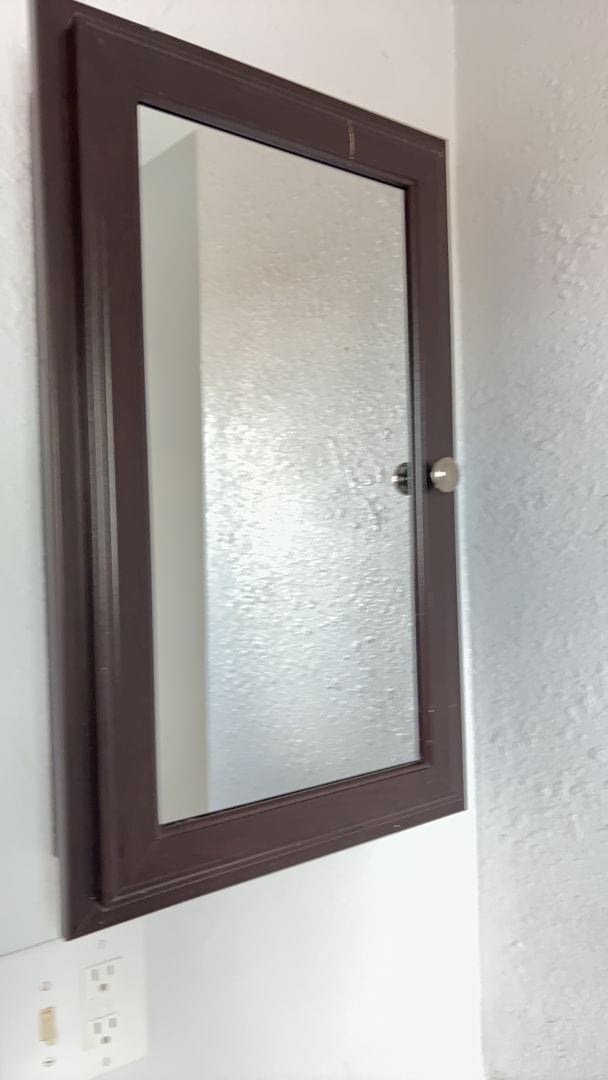 Building Photo - Cute Home