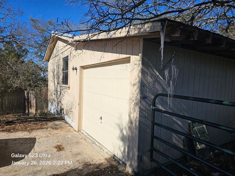 Building Photo - 1016 Real Ln