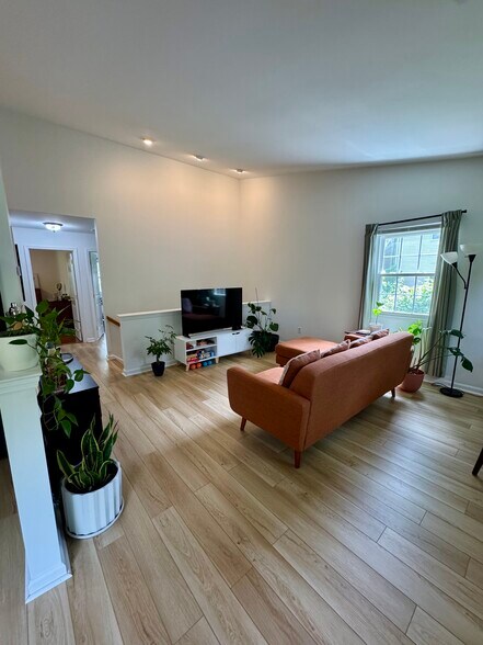 Primary Photo - 602 Maplewood Ave