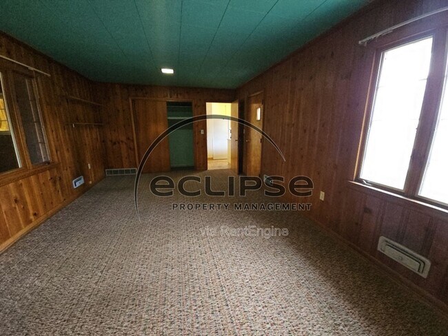 Building Photo - 102 Poncha Ave