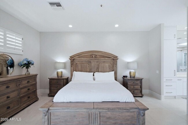 Building Photo - 6461 E Crested Saguaro Ln