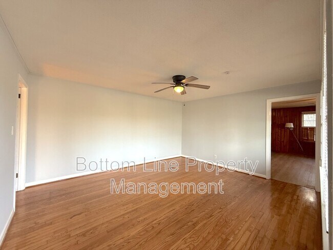 Building Photo - 2802 Filbert Hwy