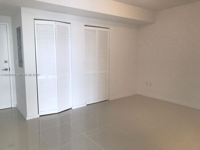 Building Photo - 5300 Paseo Blvd