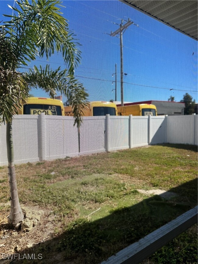 Building Photo - 2105 SE 15th Pl