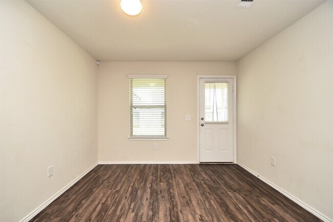 Building Photo - 5010 Brewcastle Ln