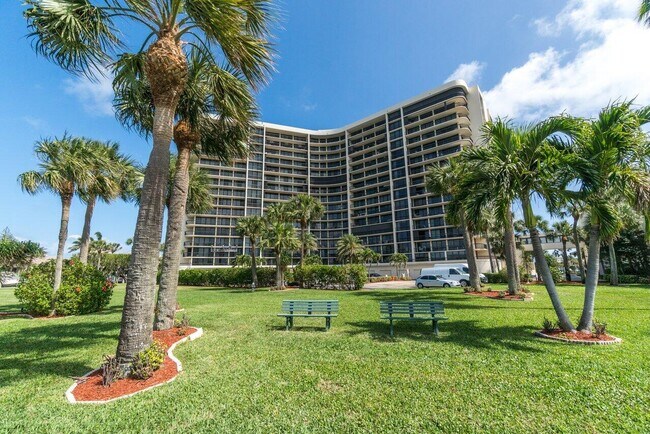 Building Photo - 4740 S Ocean Blvd