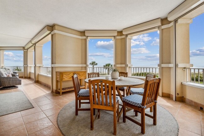 Building Photo - 426 Beachside Pl