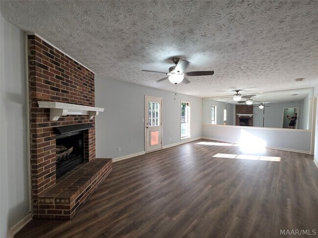 Building Photo - 6225 Whitewater Ct