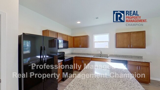 Building Photo - Beautiful Home with Spacious and Open Floorplan