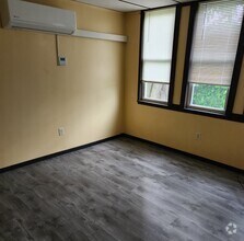 Building Photo - Benjamin st apt#1