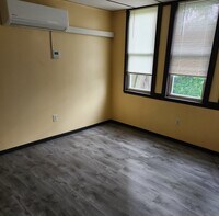 Building Photo - Benjamin st apt#1