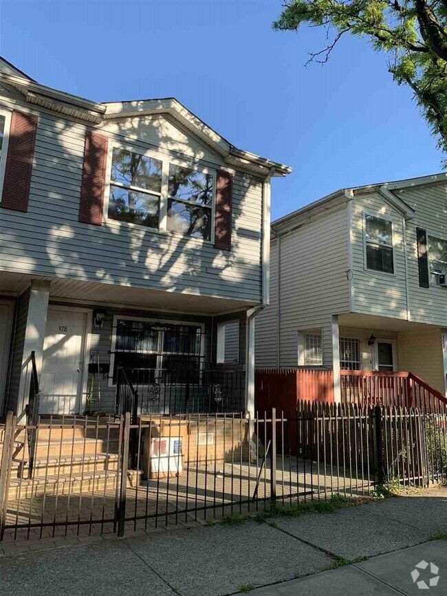 Building Photo - 378-380-380 Halladay St