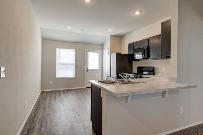 Building Photo - *** $250 MOVE-IN SPECIAL  *** Charming 4-Bed 2-Bath Home in Stillwater! *** $250 MOVE-IN SPECIAL ...