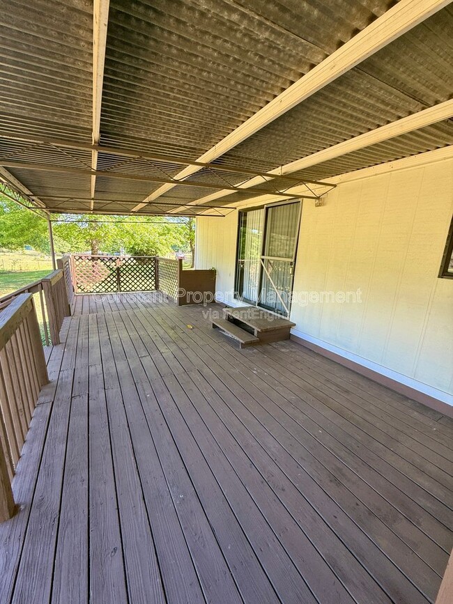 Building Photo - 491 Johnny Cut Rd