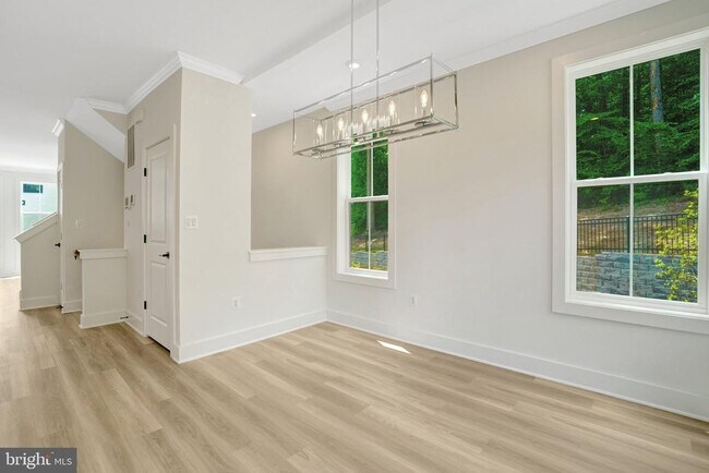Building Photo - 9418 Dandelion Dr