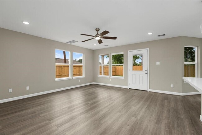 Building Photo - 7937 Fields St