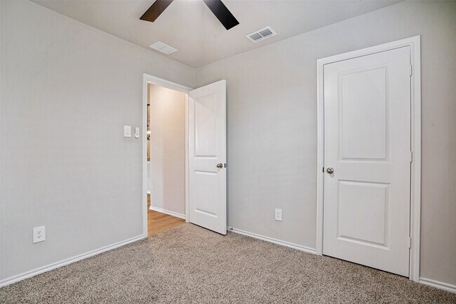 Building Photo - 5509 Flannel Ln