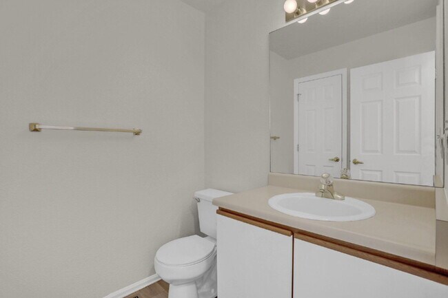 Building Photo - 6925 Yellowpine Dr