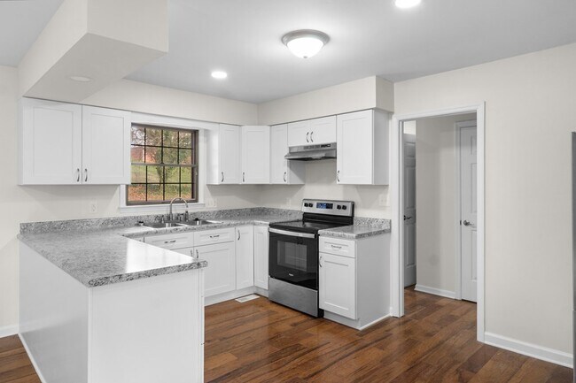 Building Photo - 983 Beverly Dr