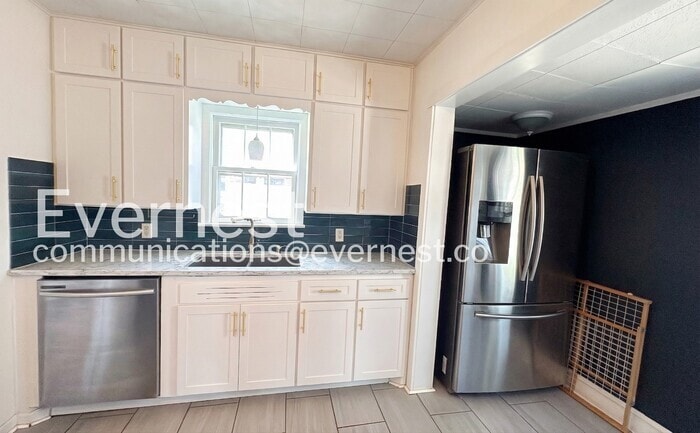 Building Photo - 5513 Reeds Rd