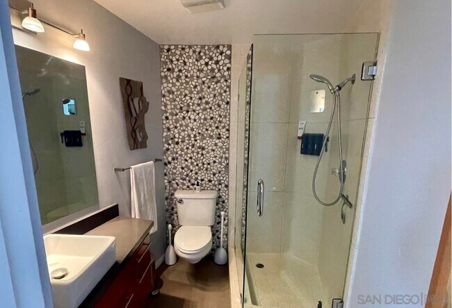 Building Photo - 1035 Klish Way