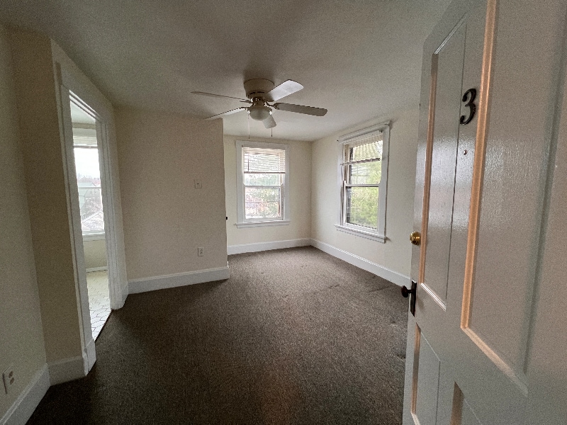 Building Photo - 817 Washington