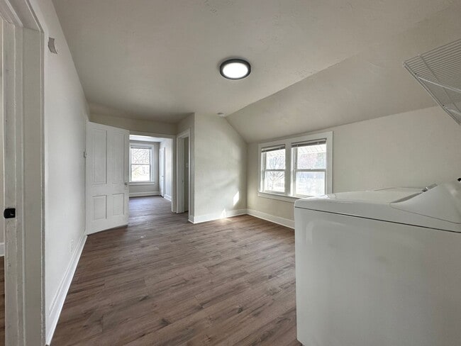 Building Photo - 1152 Stuart St