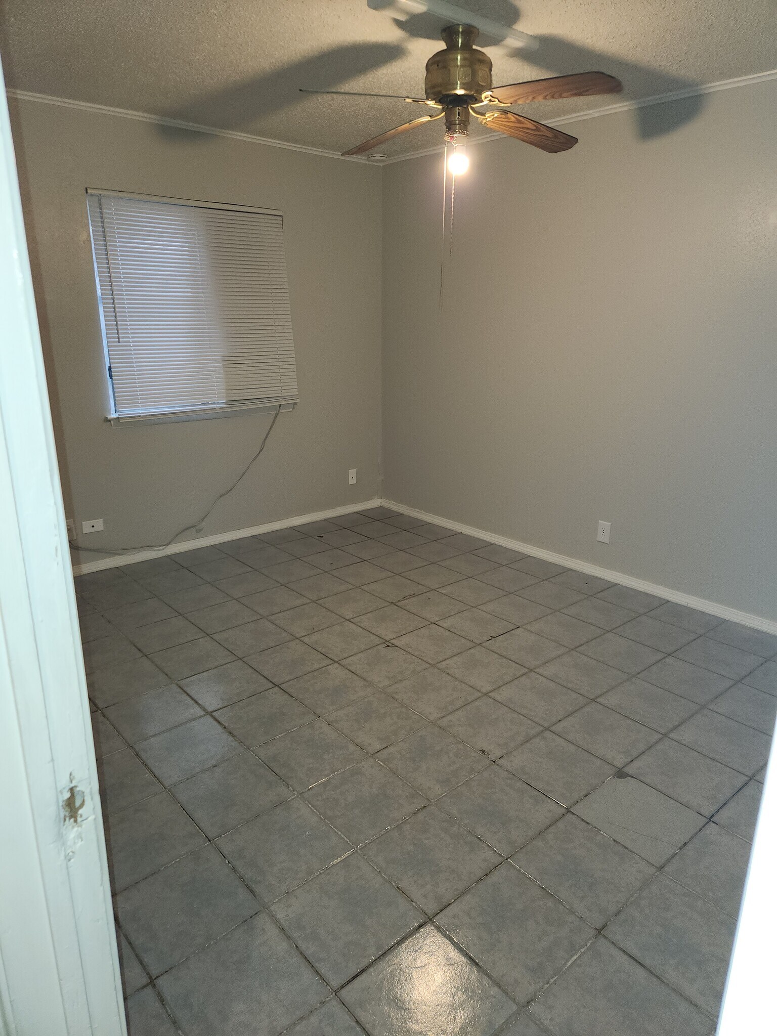 Building Photo - 6824 Oldham