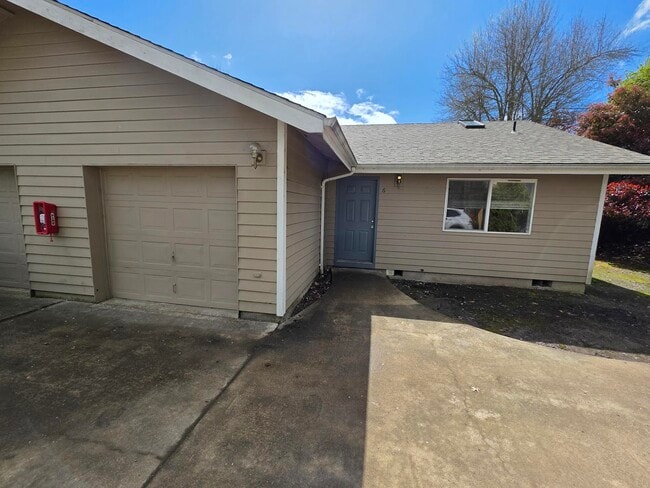 Building Photo - 294 Stadium Dr N