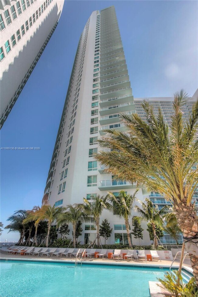 Building Photo - 1900 N Bayshore Dr