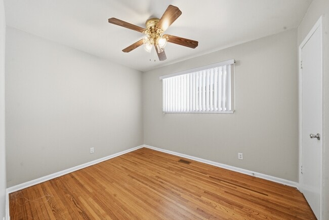 Building Photo - 8936 E 33rd Pl