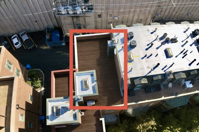 Building Photo - 1351 W Altgeld St