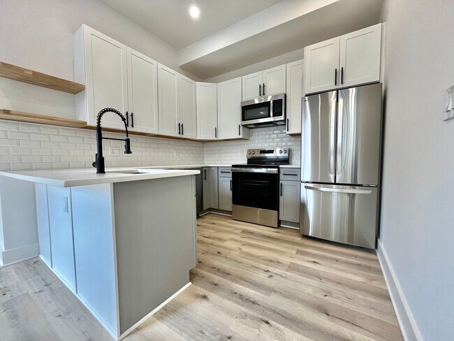 Building Photo - 1802 11th St NW