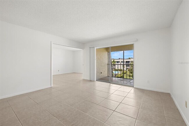 Building Photo - 8699 Bardmoor Blvd
