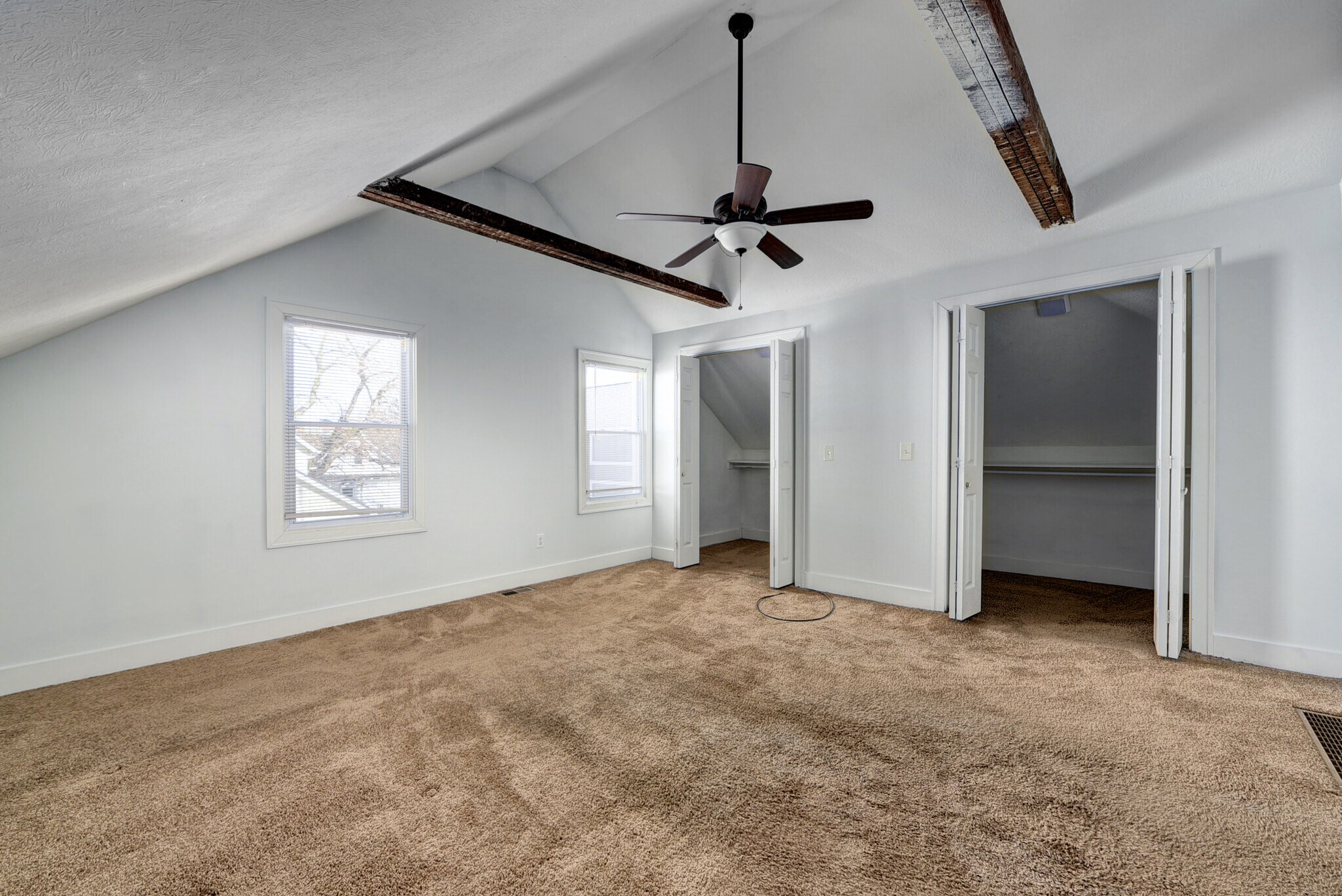 master bed/walk in closets - 3117 Hancock Ave