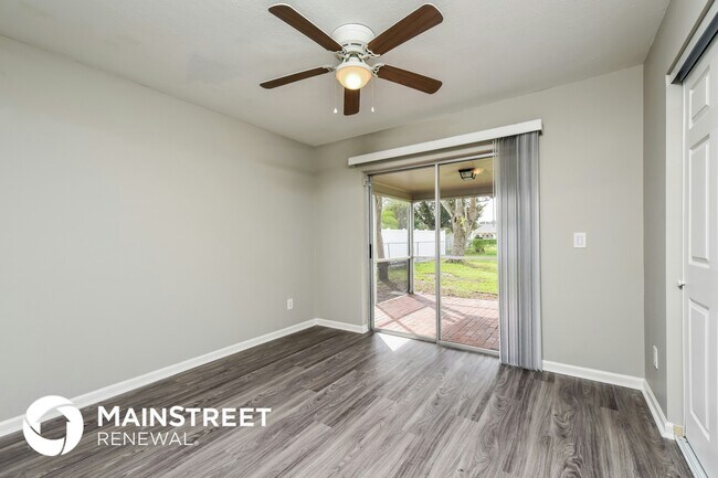 Building Photo - 1122 SE 17th St