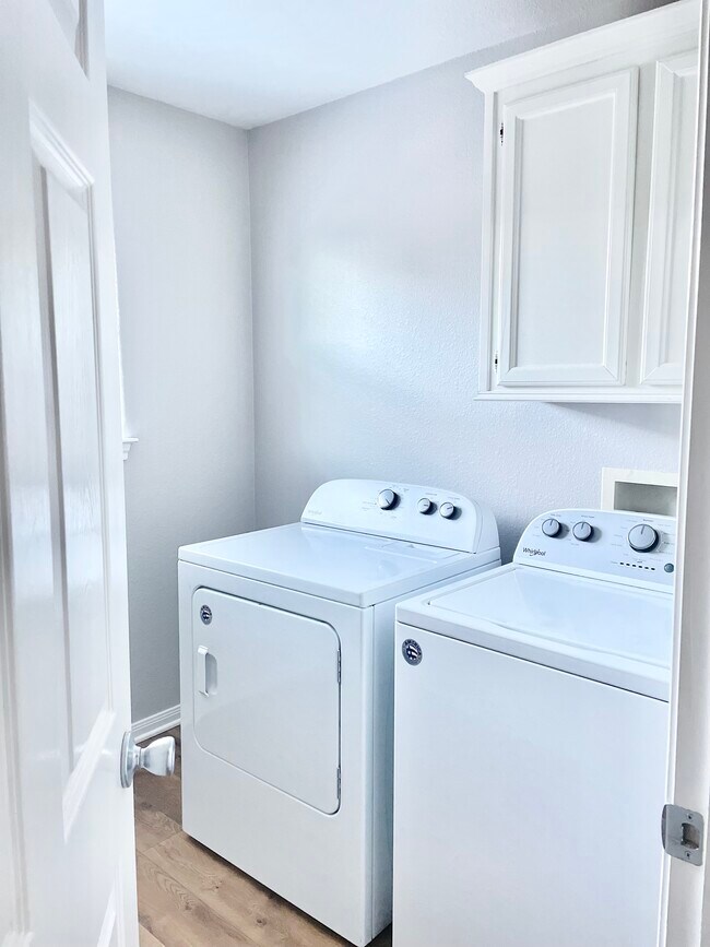 Huge laundry room - 2024 Jean St