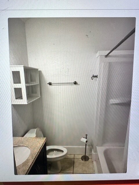 Bathroom 2 - 252 Tuttle Ave