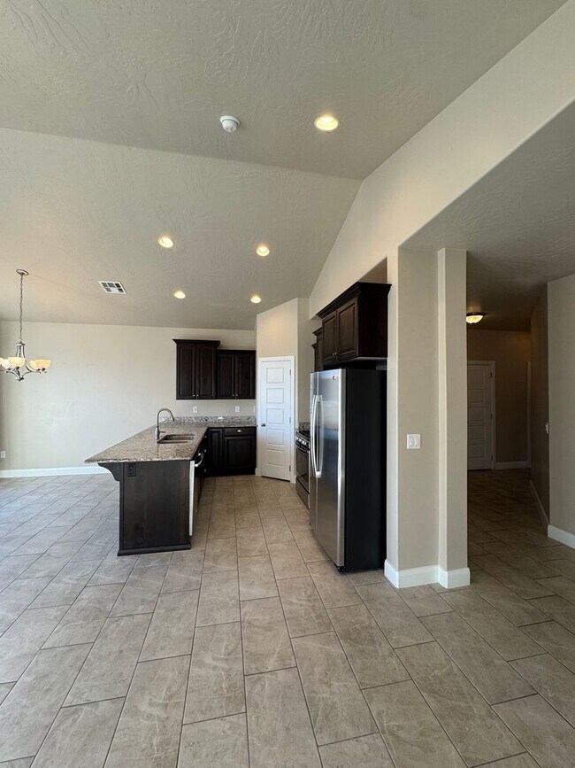 Building Photo - Beautiful 3 Bedroom Home - Casitas at Sienna Hills