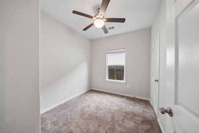 Building Photo - 396 Westchase St