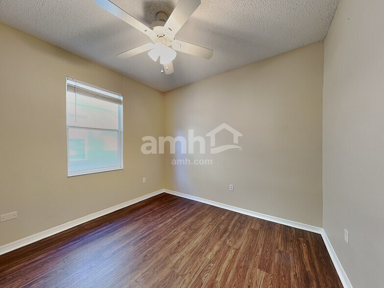 Building Photo - 9955 Shadow Creek Dr