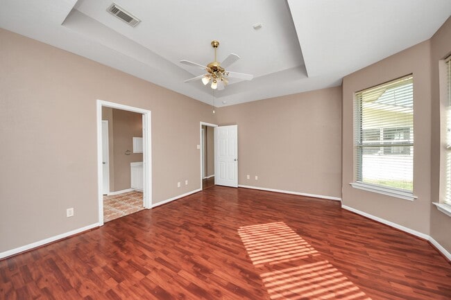 Building Photo - 1631 Mustang Crossing