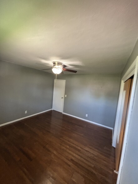 Main bedroom - 864 Harlan St