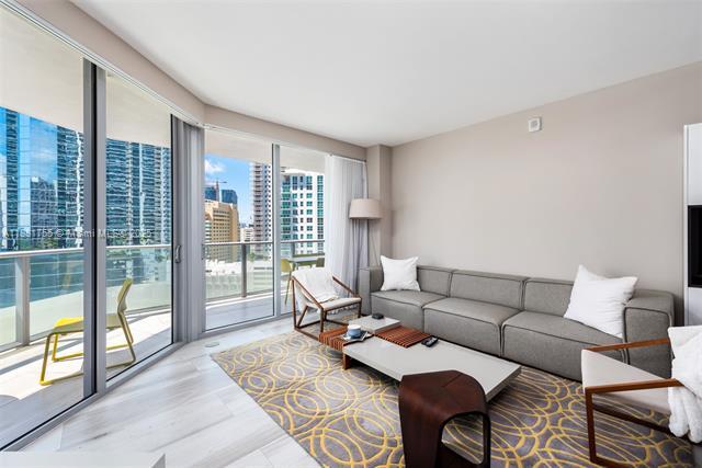 Building Photo - 1300 Brickell Bay Dr